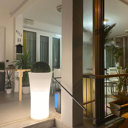 Hotel Riva Rimini Exteriör bild