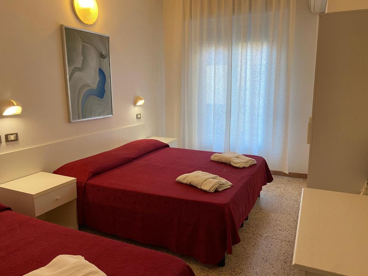 Hotel Riva Rimini Exteriör bild