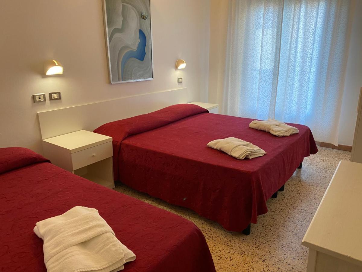 Hotel Riva Rimini Exteriör bild