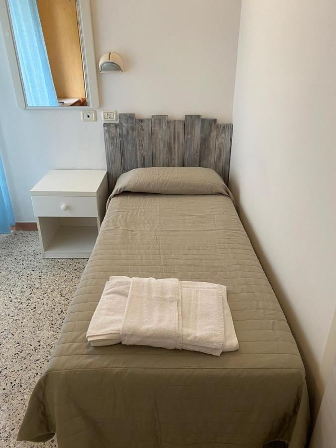 Hotel Riva Rimini Exteriör bild