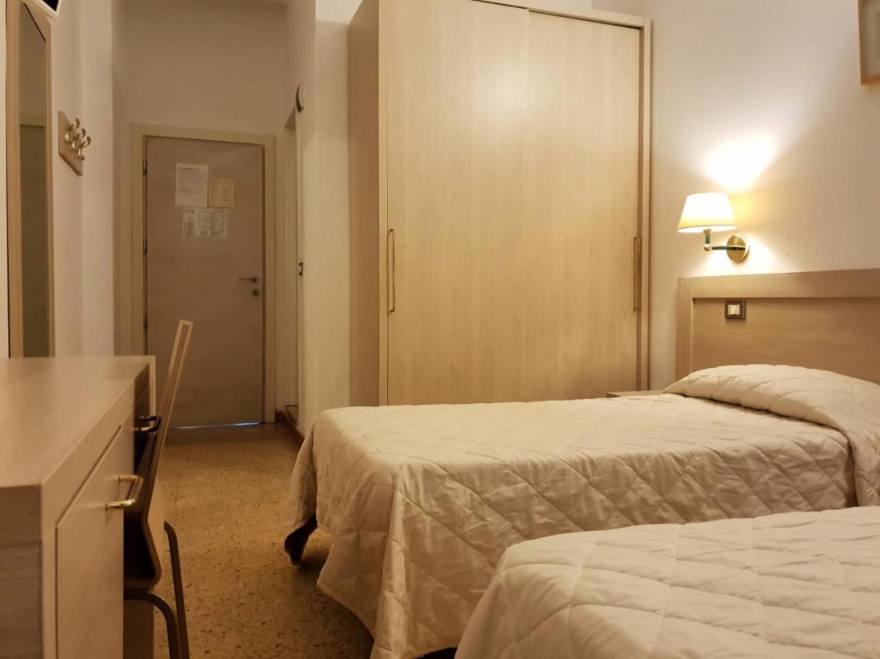 Hotel Riva Rimini Exteriör bild