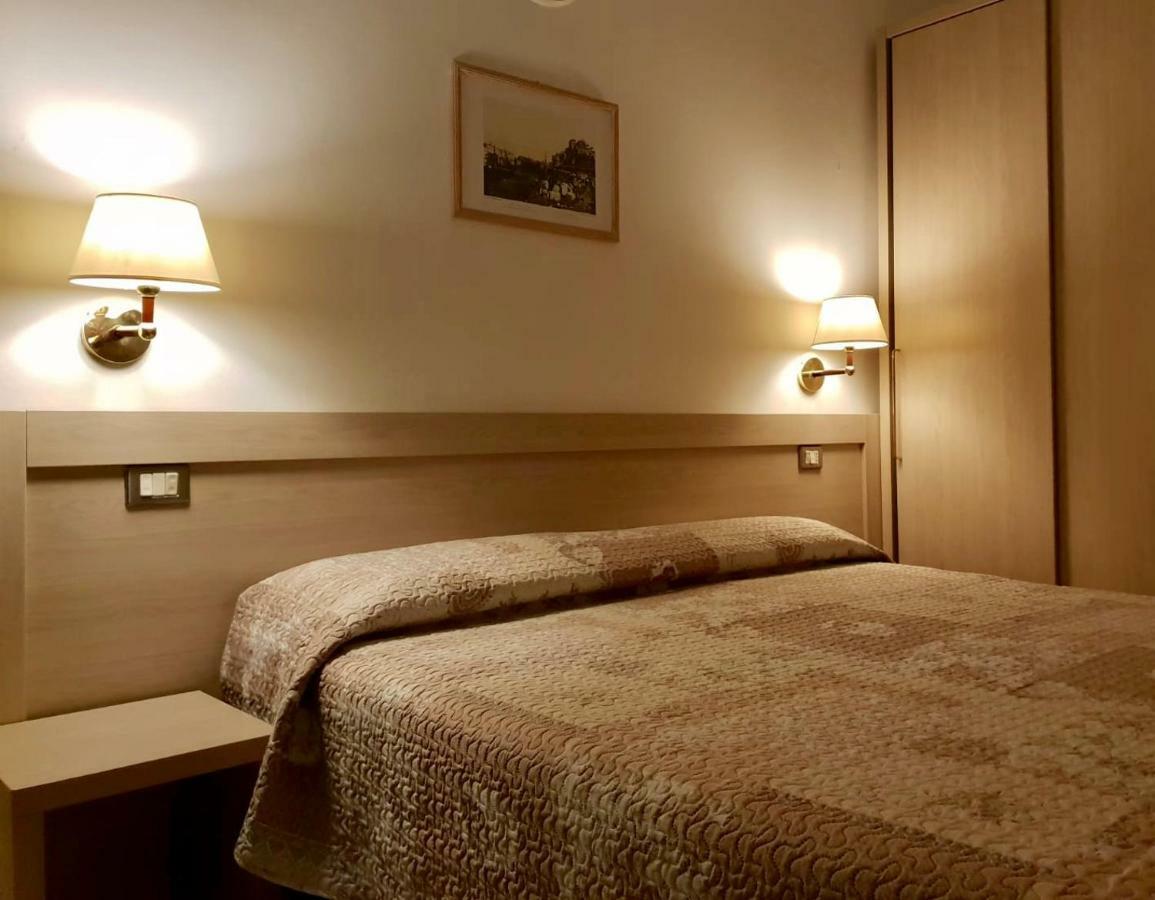Hotel Riva Rimini Exteriör bild